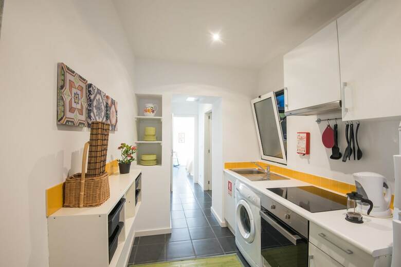 Aparthotel Madragoa Typical Apartments