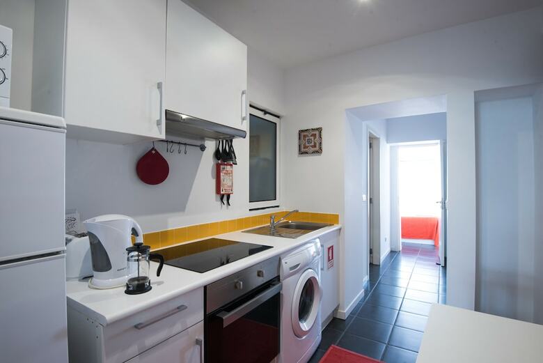 Aparthotel Madragoa Typical Apartments