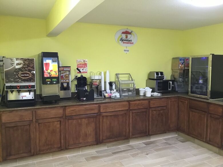 Hotel Super 8 By Wyndham Anamosa Ia