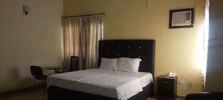 Hotel Paris Apartment