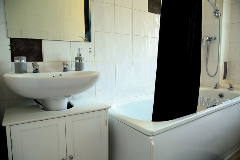 Central Luton Cozy Home