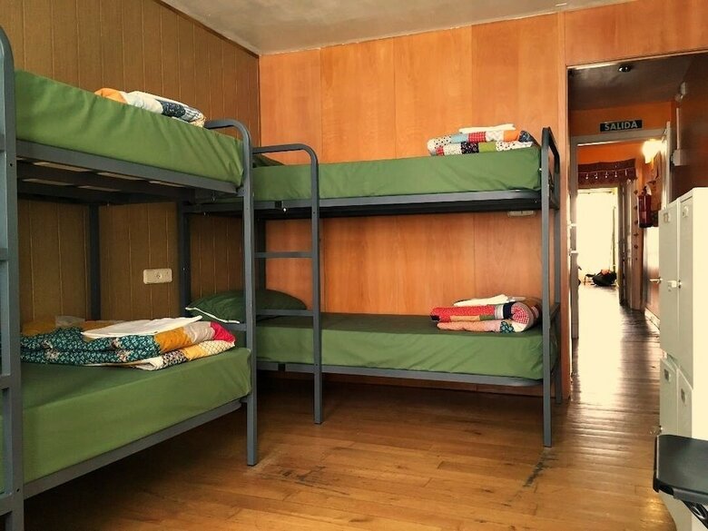 Hostal Albergue Azabache