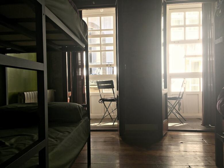 Hostal Albergue Azabache