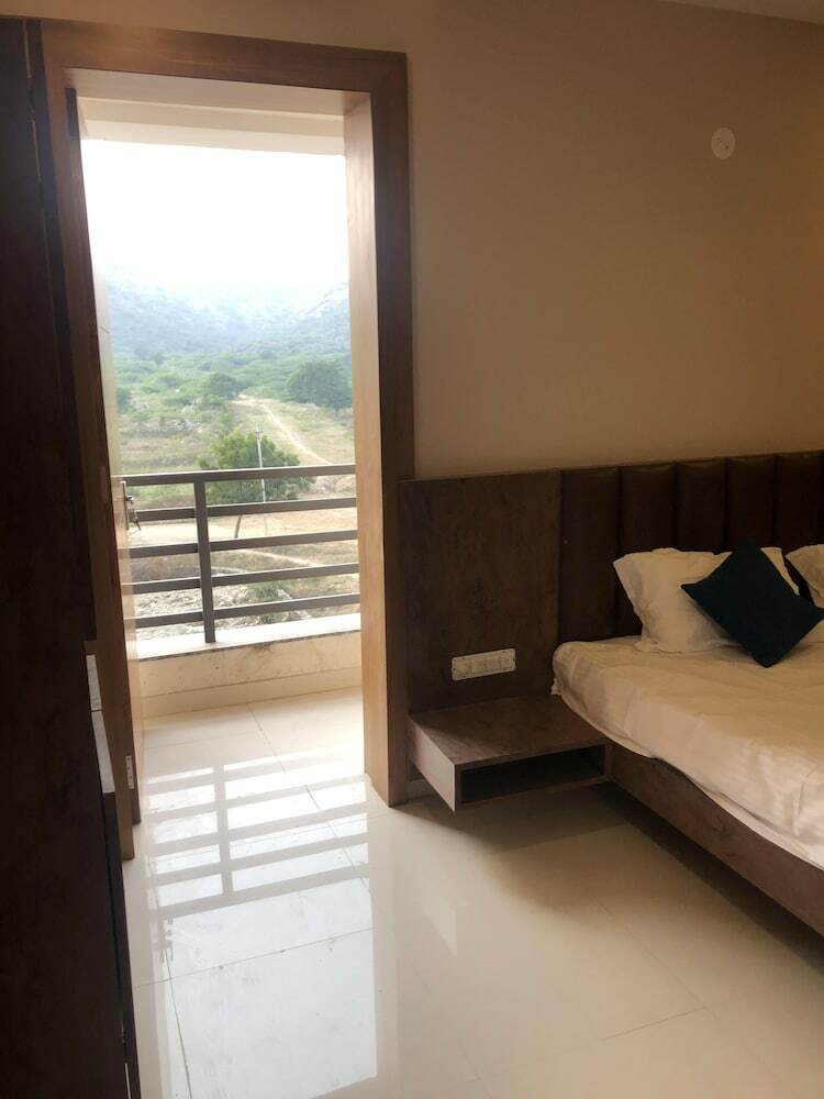 Hotel The White Fresco