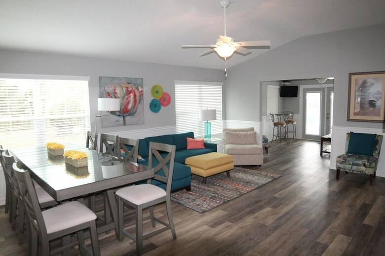 Pet Friendly, 3 Br, 2 Ba, Private Pool - Sunset Harbor