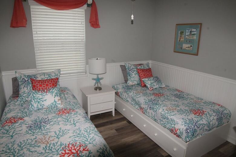 Pet Friendly, 3 Br, 2 Ba, Private Pool - Sunset Harbor