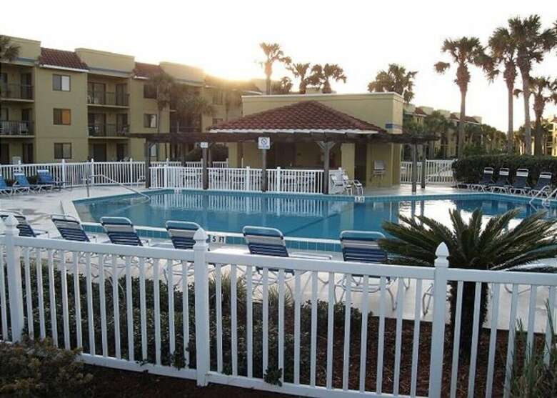 2 Bed, 2 Bath, Upgraded, Pool View - Ocean Village Club E35