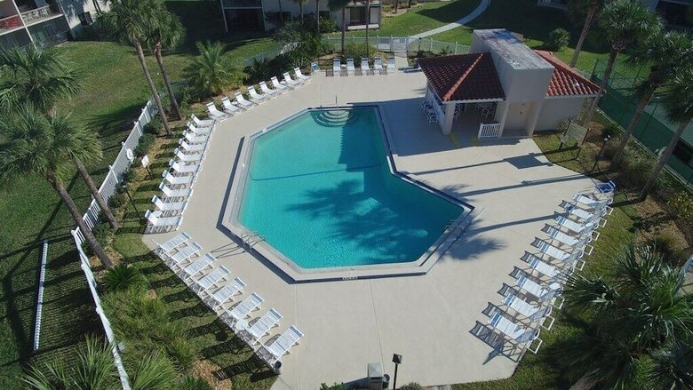 2 Bed, 2 Bath, Upgraded, Pool View - Ocean Village Club E35