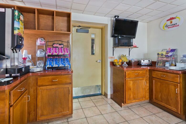 Motel Super 8 By Wyndham Melbourne