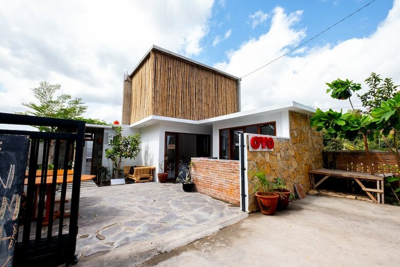 Hotel Oyo 1493 Surya Villa