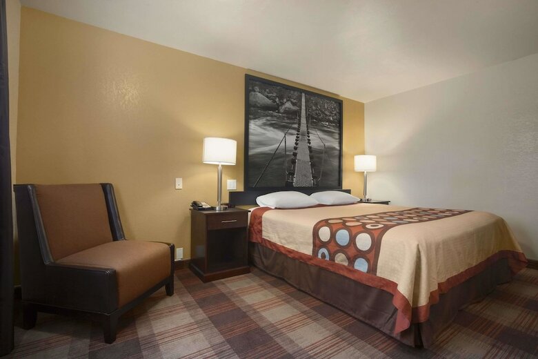 Hotel Super 8 By Wyndham Idaho Falls