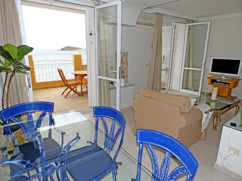 Apartamentos Atico Medano 3