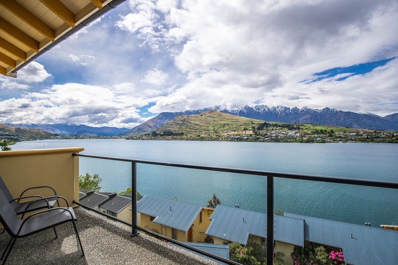 Apartamentos Absolute By The Lake Villa