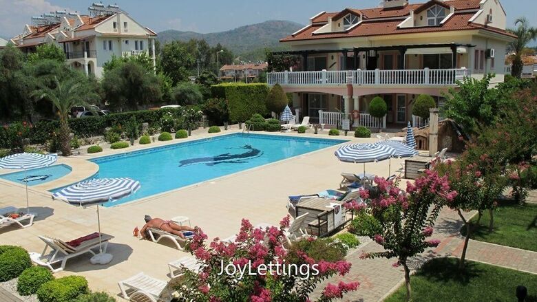 Villa Sm05 By Joylettings
