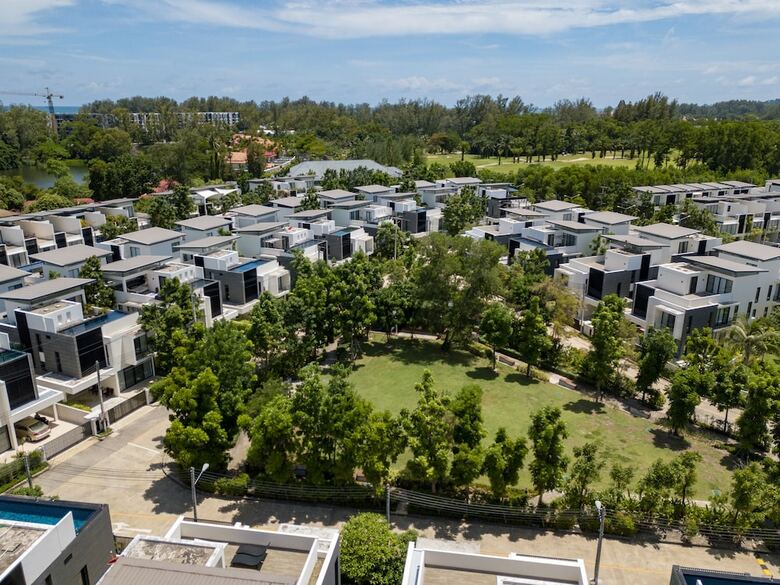 3bdr Townhouse 800m From Bangtao Beach