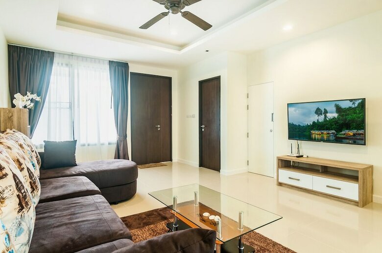 3bdr Townhouse 800m From Bangtao Beach