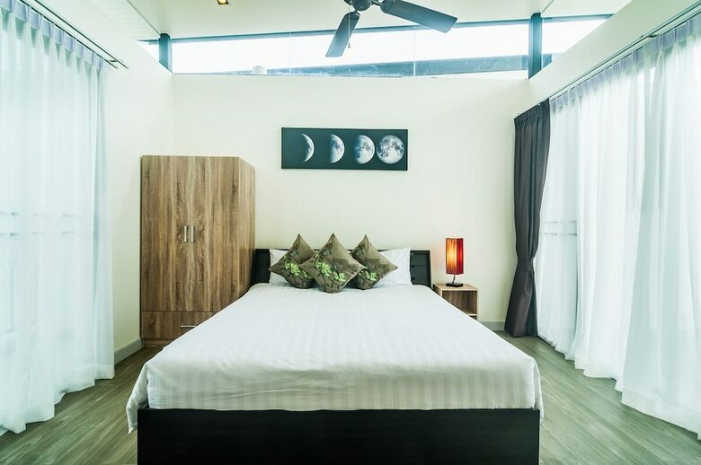3bdr Townhouse 800m From Bangtao Beach