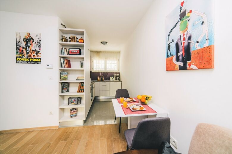 Modern 2bdr Apartment-cathedral View-best Location