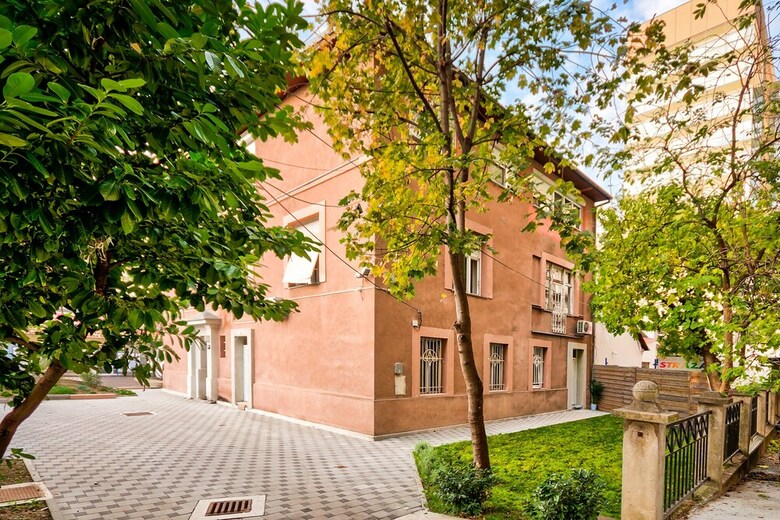 Apartamentos Modern Studio Close To City Center-free Parking