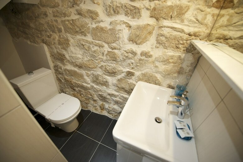 Apartamentos Awesome Stone House