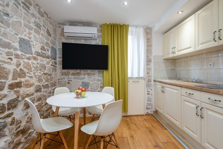 Apartamentos Awesome Stone House