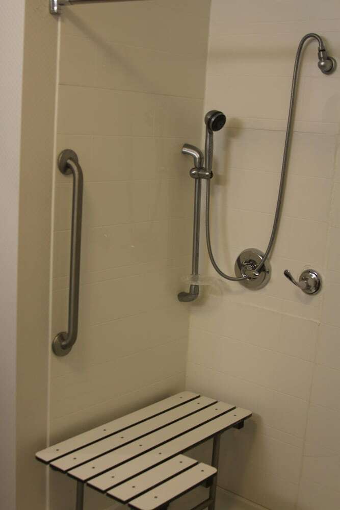 Hotel Pratt Inn & Suites