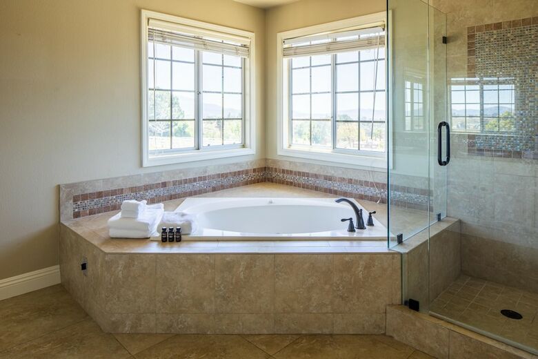 Willow By Avantstay | Mountain Views - See Hot Air Balloons From Pool
