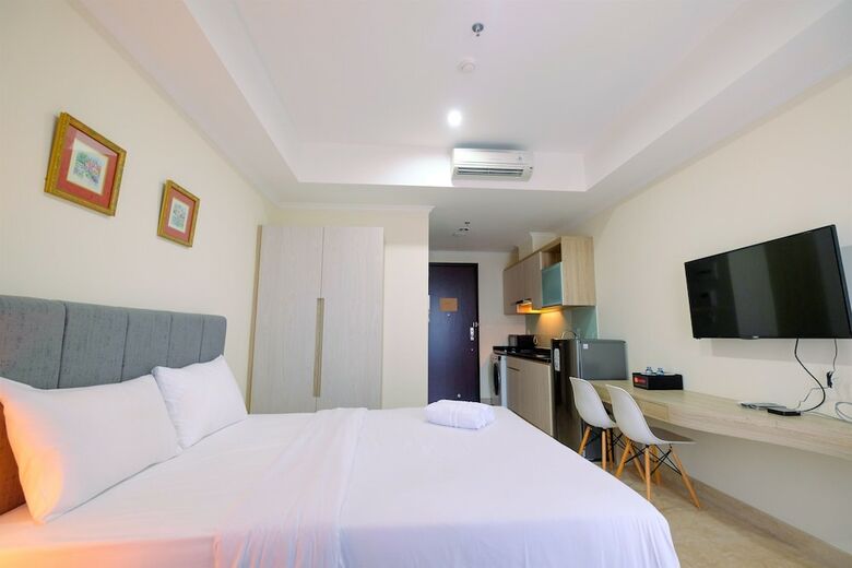 Modern Studio At Menteng Park Apartment