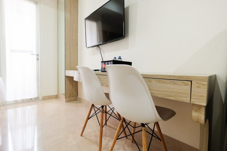 Simply Studio At Menteng Park Apartment