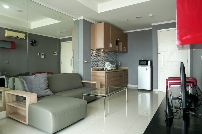 1br Apartment With City View At Ancol Mansion