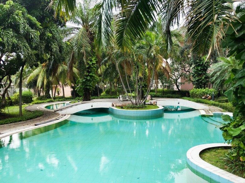 Spacious High Floor 2br At Taman Beverly Apartment
