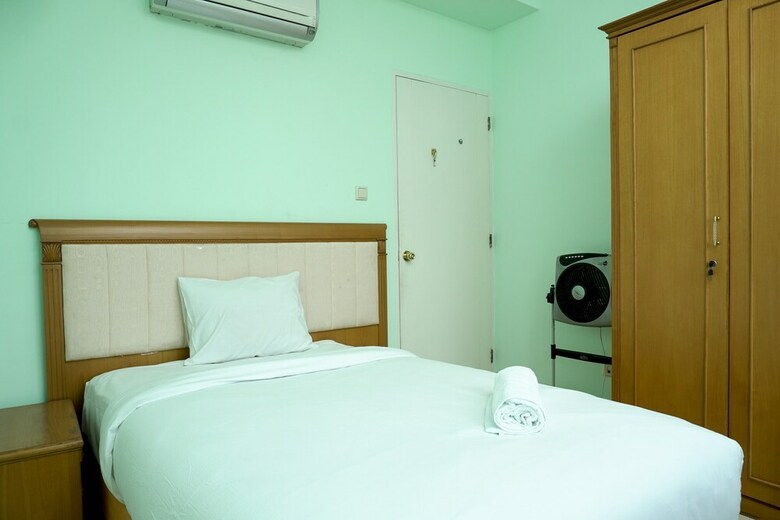Best Price 3br At Batavia Apartment