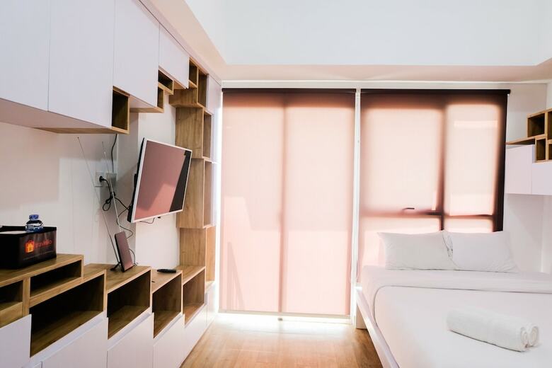 Contemporary Minimalist Studio Casa de Parco Apartment