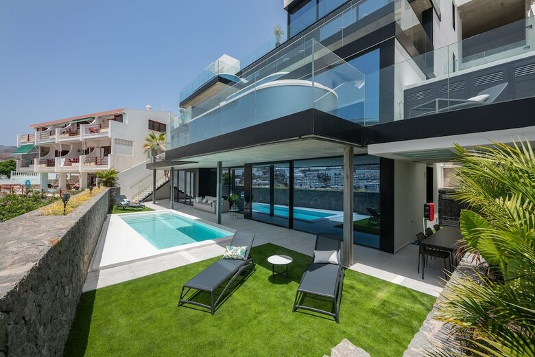 The One Luxury Apartments