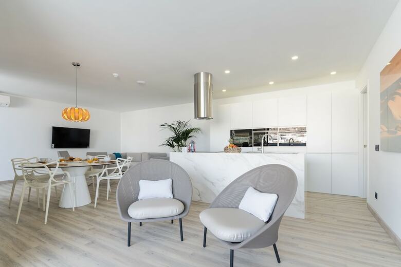 The One Luxury Apartments