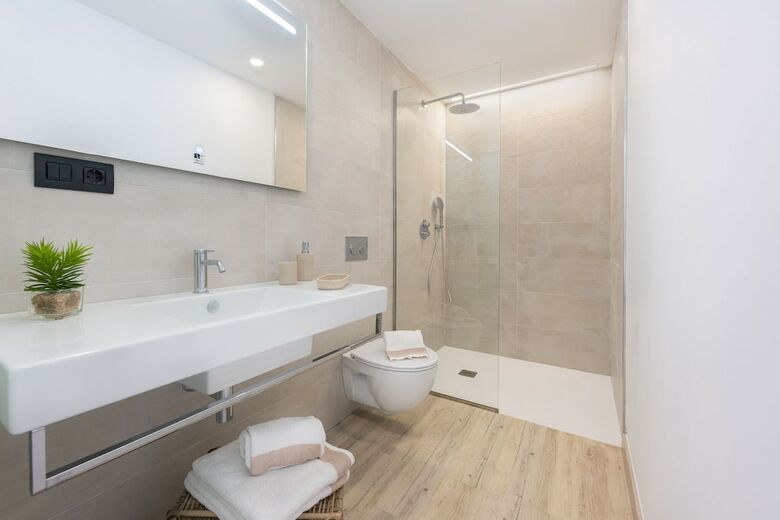 The One Luxury Apartments