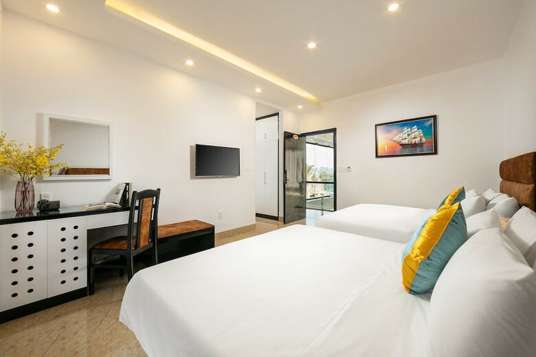 Hotel Tuan Chau Kingly Villa