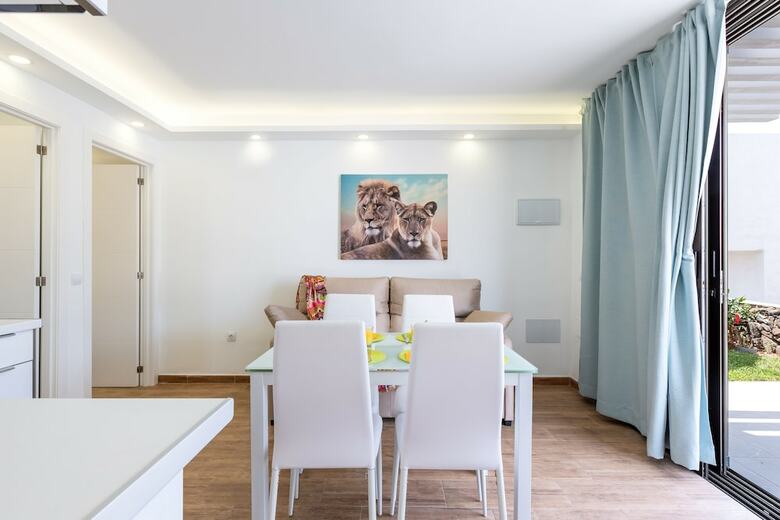Apartamentos 263precious Bungalow With Terrace