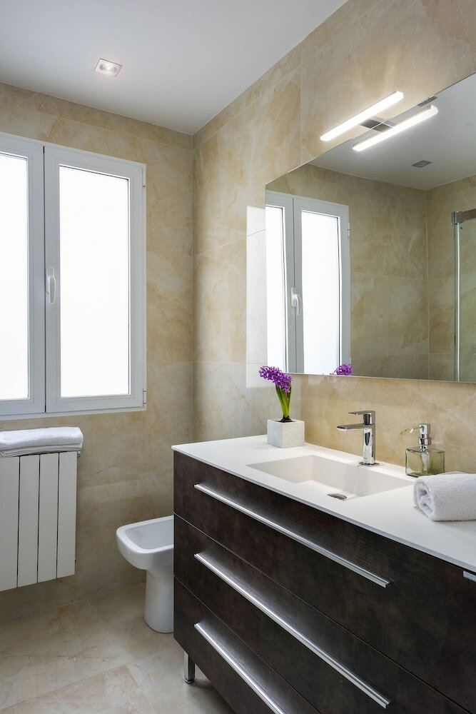 Beutiful & Spacious 3bd Apartm In Prime Location. Recogidas
