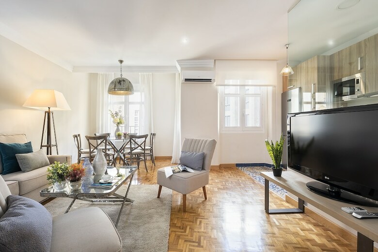 Spacious 2 Bd Apartment On Tomas Heredia Street