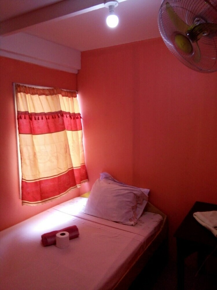 Hotel Mochileros Guesthouse