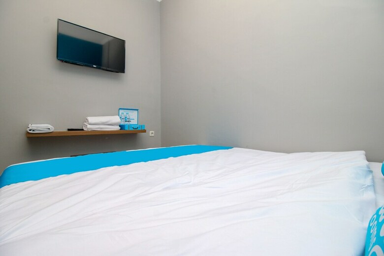 Hotel Airy Karawaci Empu Barada Raya 51 Tangerang