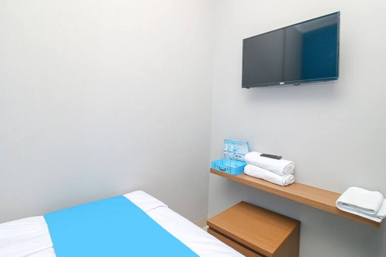 Hotel Airy Karawaci Empu Barada Raya 51 Tangerang