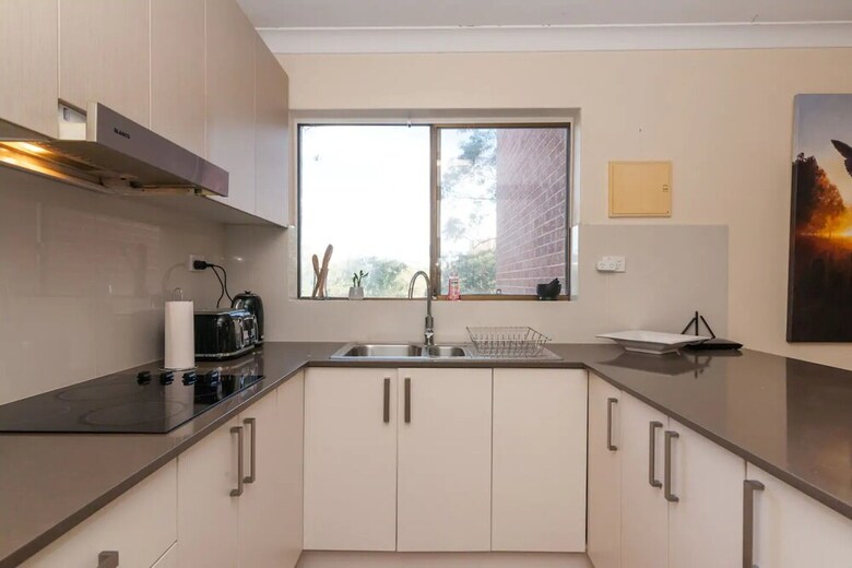 Bright 3 Bedroom Apartment In Leafy Artarmon