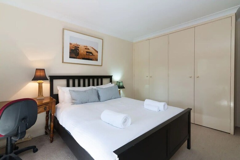 Bright 3 Bedroom Apartment In Leafy Artarmon
