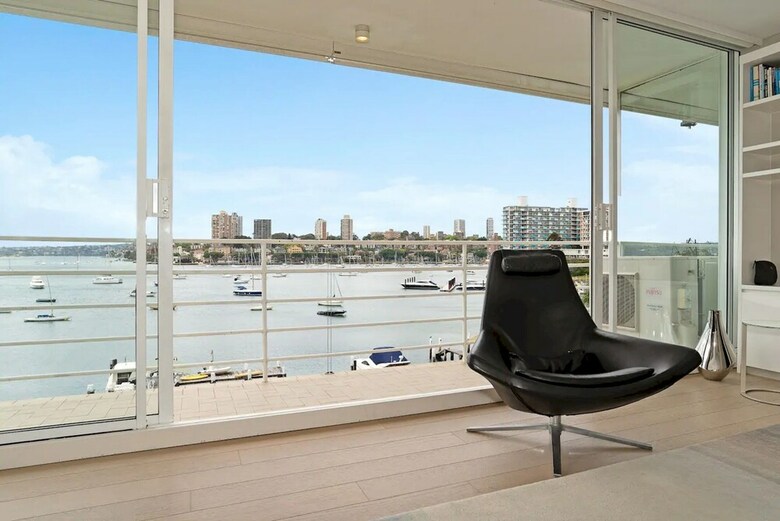 2 Bedroom Apartment With Bay View