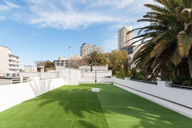Beautiful Lush And Green Oasis Studio Apartment