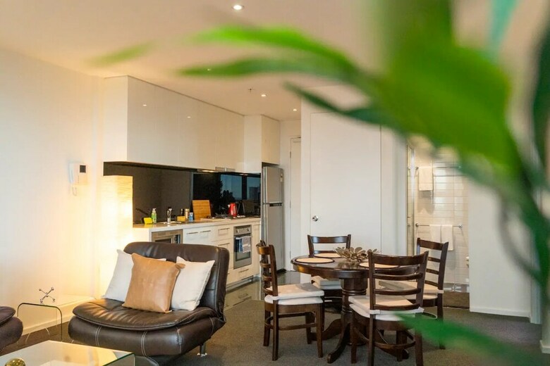 2 Bedroom Apartment With City Views
