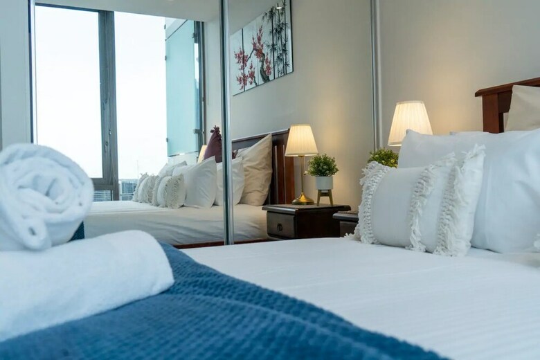 2 Bedroom Apartment With City Views
