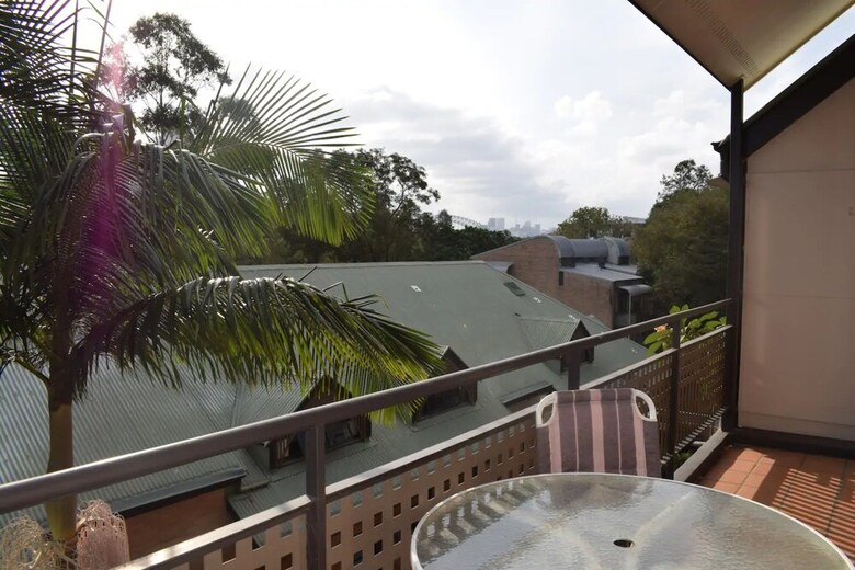 Cosy 2 Bedroom Apartment With Easy Access To City